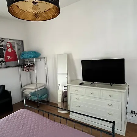 + Panzió *