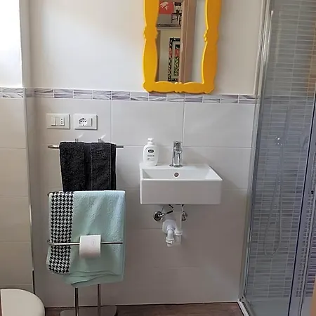 + 3* Саронно